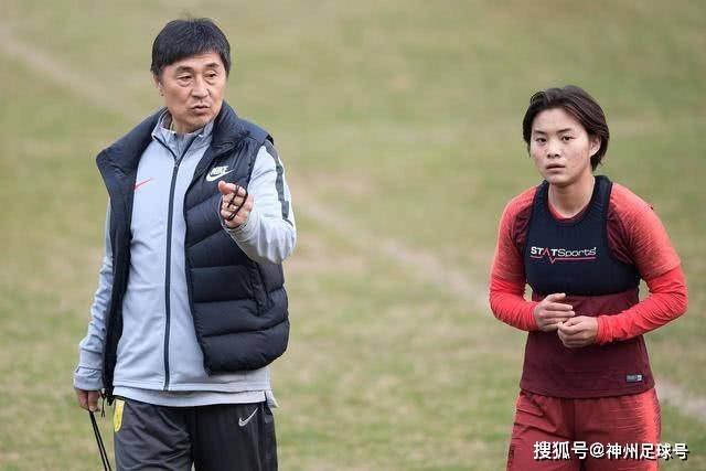 记者：热刺加速推进萨维尼奥转会，球员也倾向于加盟