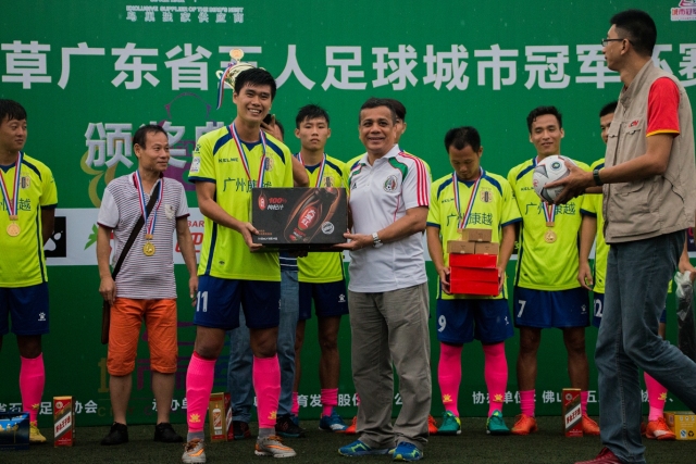 10月24日两场全美直播：凯尔特人对阵尼克斯 马刺与火箭硬碰硬